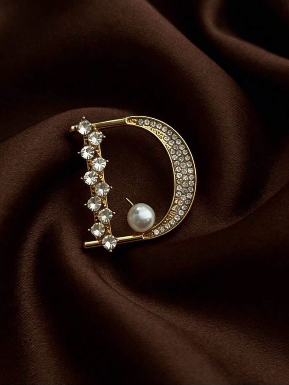 Gold Crystal & Pearl D-Shape Brooch - Elegant Women’s Jewelry